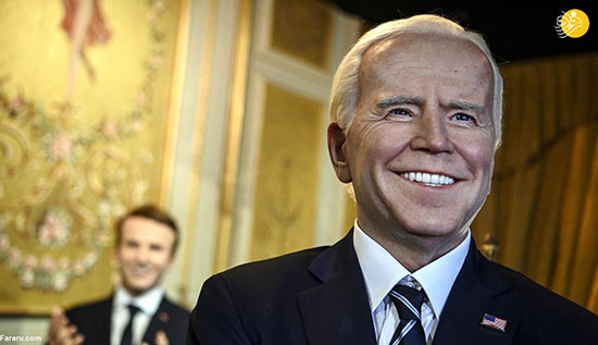 مجسمه خندان بایدن 