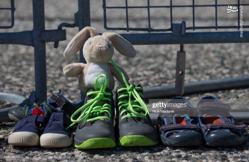 یادبود متفاوت جسد ۲۱۵ کودک بومی کانادایی