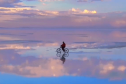دوچرخه سواری در مکانی رویایی + فیلم