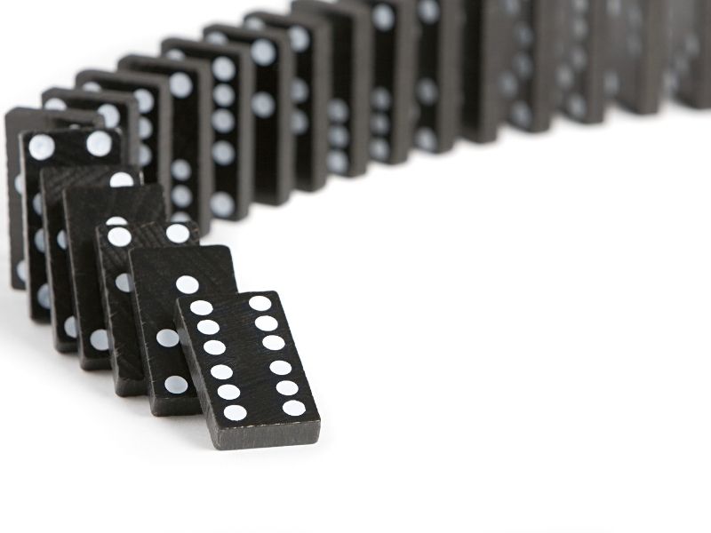 دومینوی انسانی