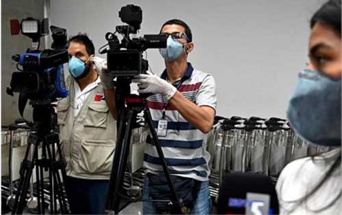 جنجال واکسیناسیون کارکنان صدا و سیما/بقیه اهل رسانه درگیر انتخابات نیستند؟