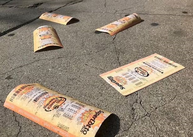 بلیت بخت آزمایی