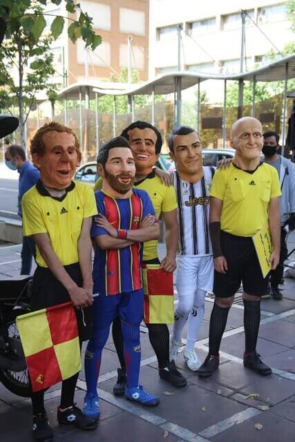 فرهنگسازی ترافیکی در تهران با رونالدو و مسی + عکس