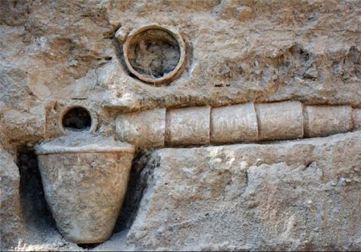 دیوار باستانی