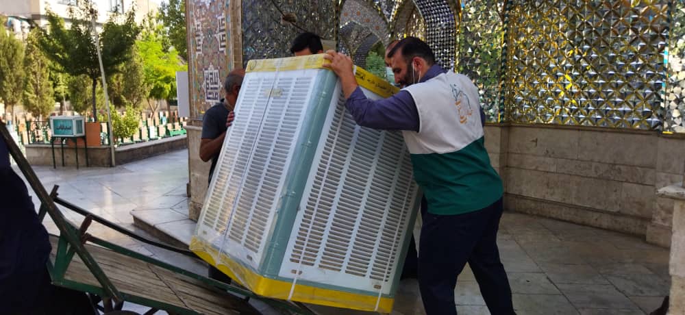 اهدای کولر امامزاده علی‌اکبر(ع) در چیذر