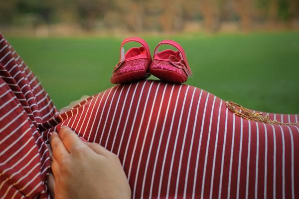 خانم باردار