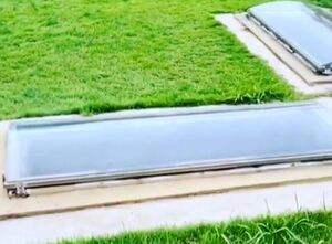 قبر شیشه ای