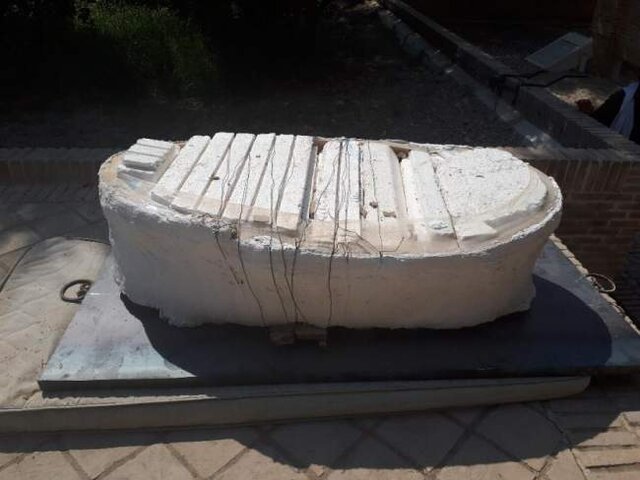 سنگ قبر تاریخی