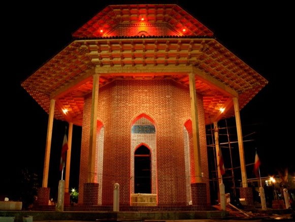 آرامگاه میرزا کوچک خان جنگلی