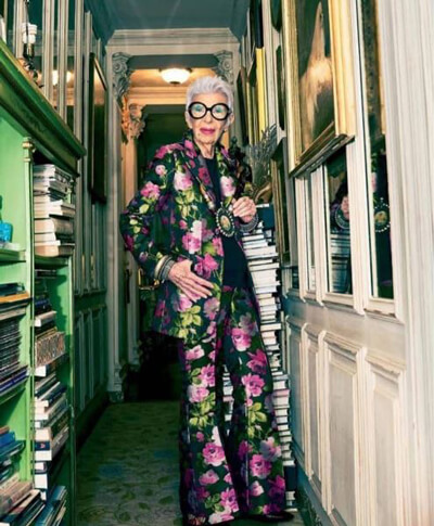 مادربزرگِ دنیای مد، ۱۰۰ ساله شد 