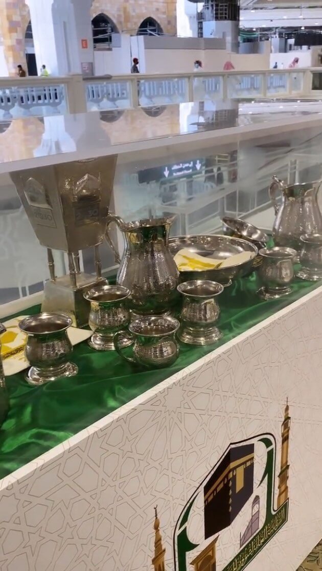 اولین بار چه کسی خانه خدا را شُست وسایل شست و شوی خانه خدا
