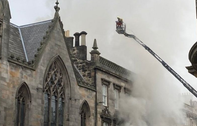 آتش سوزی در خانه فیل