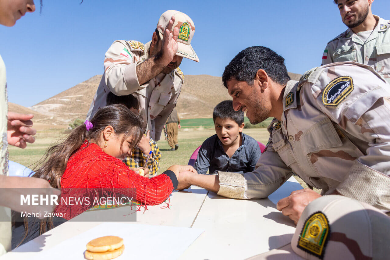 مچ اندازی یک دختر با مامور ناجا