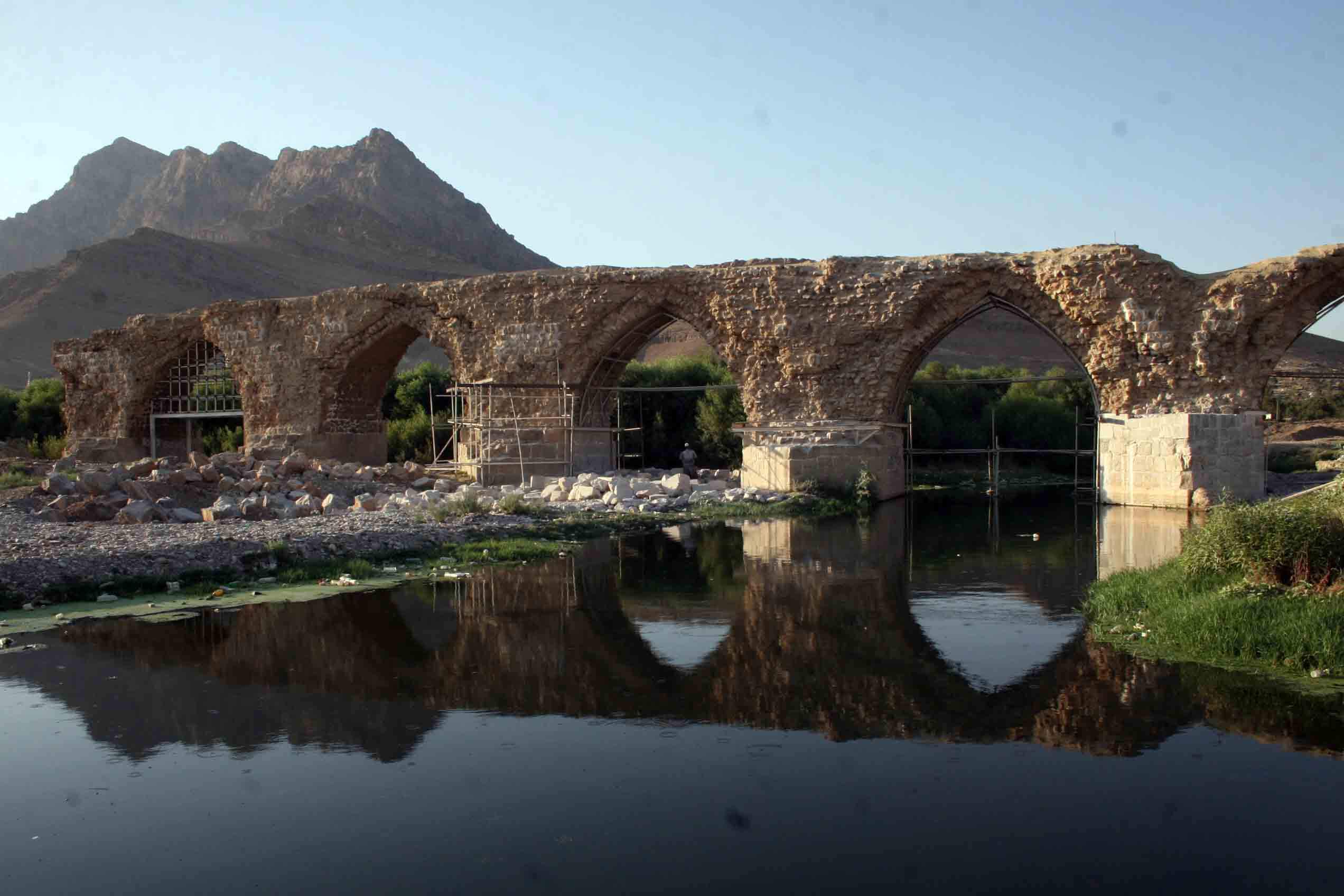 پل شکسته یا شاپوری