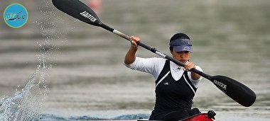 شکستن یخ دریاچه و تمرین قایقرانان در دمای زیر صفر+ فیلم