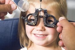 اعطای کمک هزینه خرید عینک برای کودکان