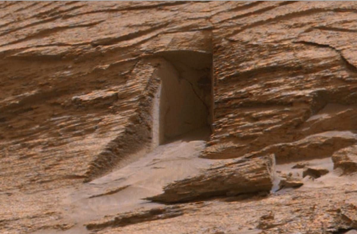 دروازه ای مرموز در مریخ