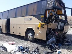 واژگونی اتوبوس ۳ کشته و ۲۵ مصدوم بر جای گذاشت