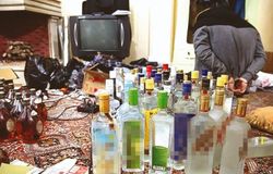 دستگیری عاملان توزیع مشروبات الکلی