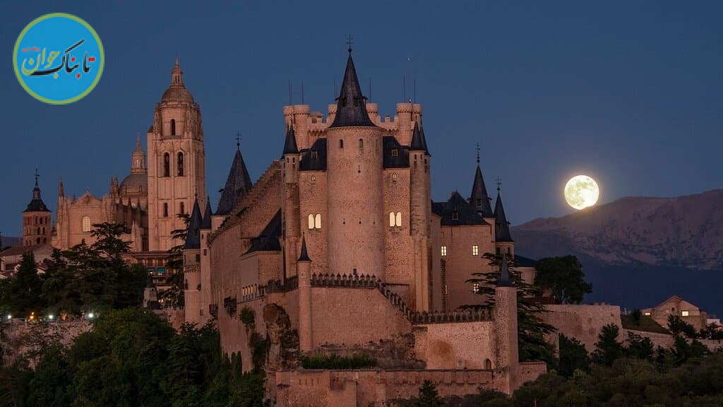 نمایی از قلعه سگوبیا در اسپانیا