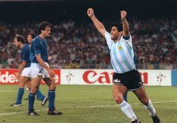 رقابتی که خیلی‌ها را عاشق فوتبال کرد؛ آرژانتین با درخشش گوی‌گوچه‌آ راهی فینال شد