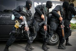 تصاویر  گروگانگیری در آجودانیه تهران و درگیری مسلحانه بین پلیس و متهمان