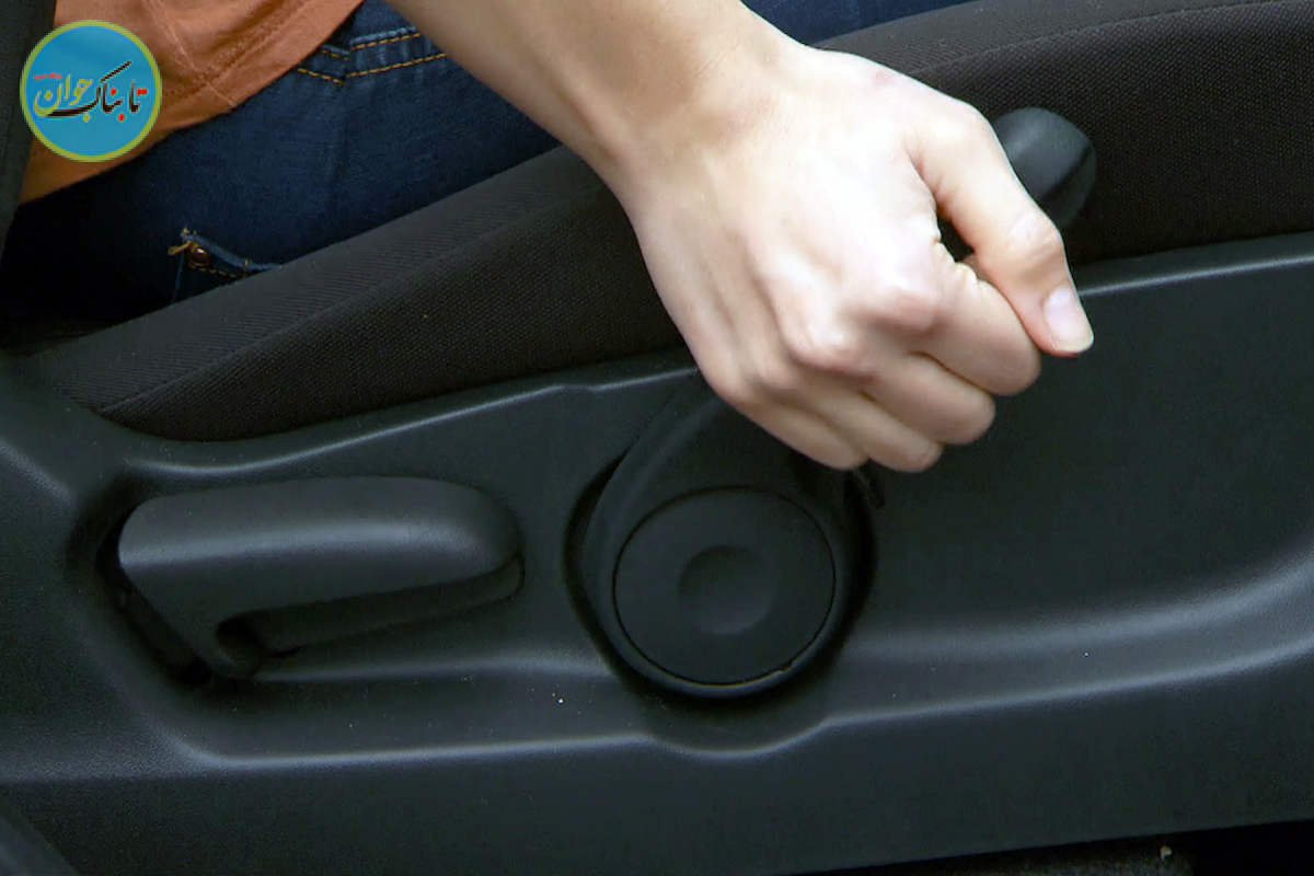 چگونه صندلی ماشین را تنظیم کنیم، تا کمردرد نگیریم؟