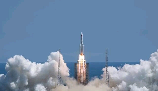 احتمال برخورد بقایای موشک چینی به زمین! احتمال برخورد بقایای موشک چینی به زمین!