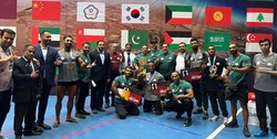 تیم ملی پرورش اندام ایران بر بام آسیا ایستاد