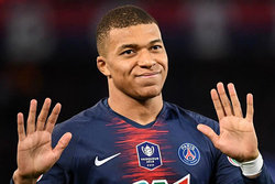 توییت نژادپرستانه علیه فوق ستاره فوتبال با پروفایل جعلی   واکنش بازیکن فرانسوی به اقدام جنجالی یک دانشجو