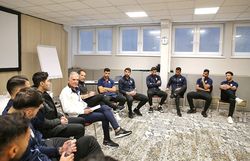 نخستین جلسه فنی کی‌روش با بازیکنان تیم ملی فوتبال