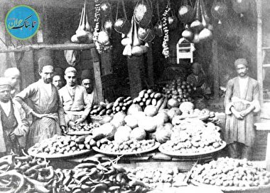 تصویر نایاب از یک میوه فروشی در دوران قاجار