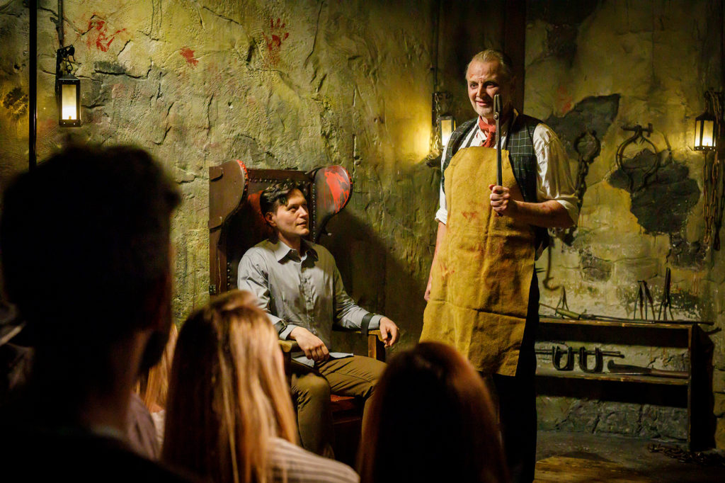 آگهی استخدام برای ترسناک ترین شغل های دنیا