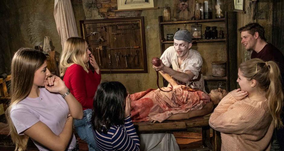 آگهی استخدام برای ترسناک ترین شغل های دنیا