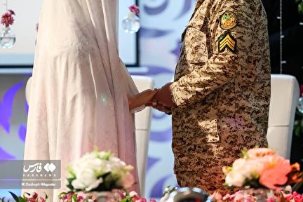 تصاویر متفاوت از جشن ازدواج سربازان ایرانی