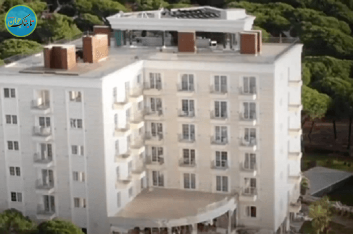 لحظه تخریب یک هتل لوکس در آلبانی طی چند ثانیه