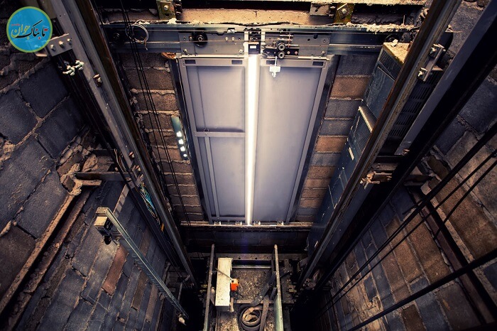 گیر کردن آسانسور