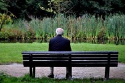 آیا تنهایی سلامت استخوان را به خطر می‌اندازد؟  شبیه‌سازی انزوای اجتماعی