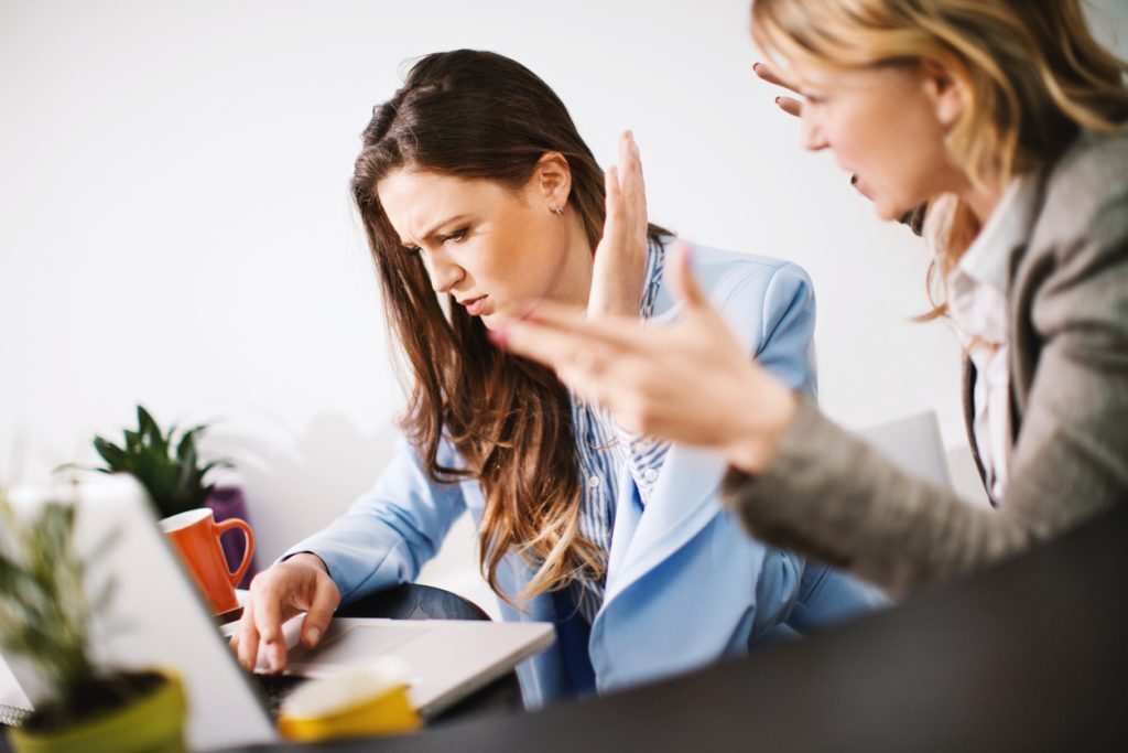 با آدما‌های بی ادب چطور برخورد کنیم؟