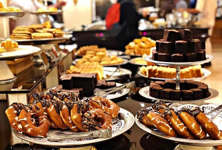 صبحانه هتل قصر طلایی مشهد صبحانه هتل قصر طلایی مشهد