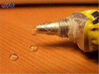 چگونه چسب رازی را از روی لباس پاک کنیم؟ مبل و دست چطور؟