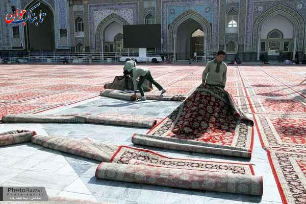 فرش حرم امام رضا علیه السلام چگونه خادم امام رضا علیه السلام شویم؟ (شرایط و جزییات)