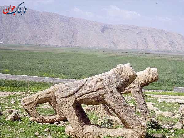 شیر سنگی شهرستان کوهرنگ کوهرنگ کجاست؟ جاهای دیدنی پایتخت برفی ایران را بشناسید!