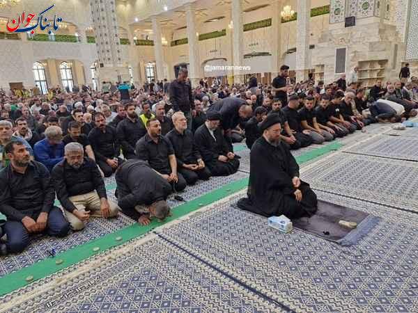 علی لاریجانی در نماز جماعت عمار حکیم تصویری از علی لاریجانی در یکی موکبهای عراقی