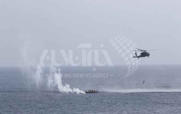 لحظه نجات دریانوردان ایرانی توسط ارتش آمریکا